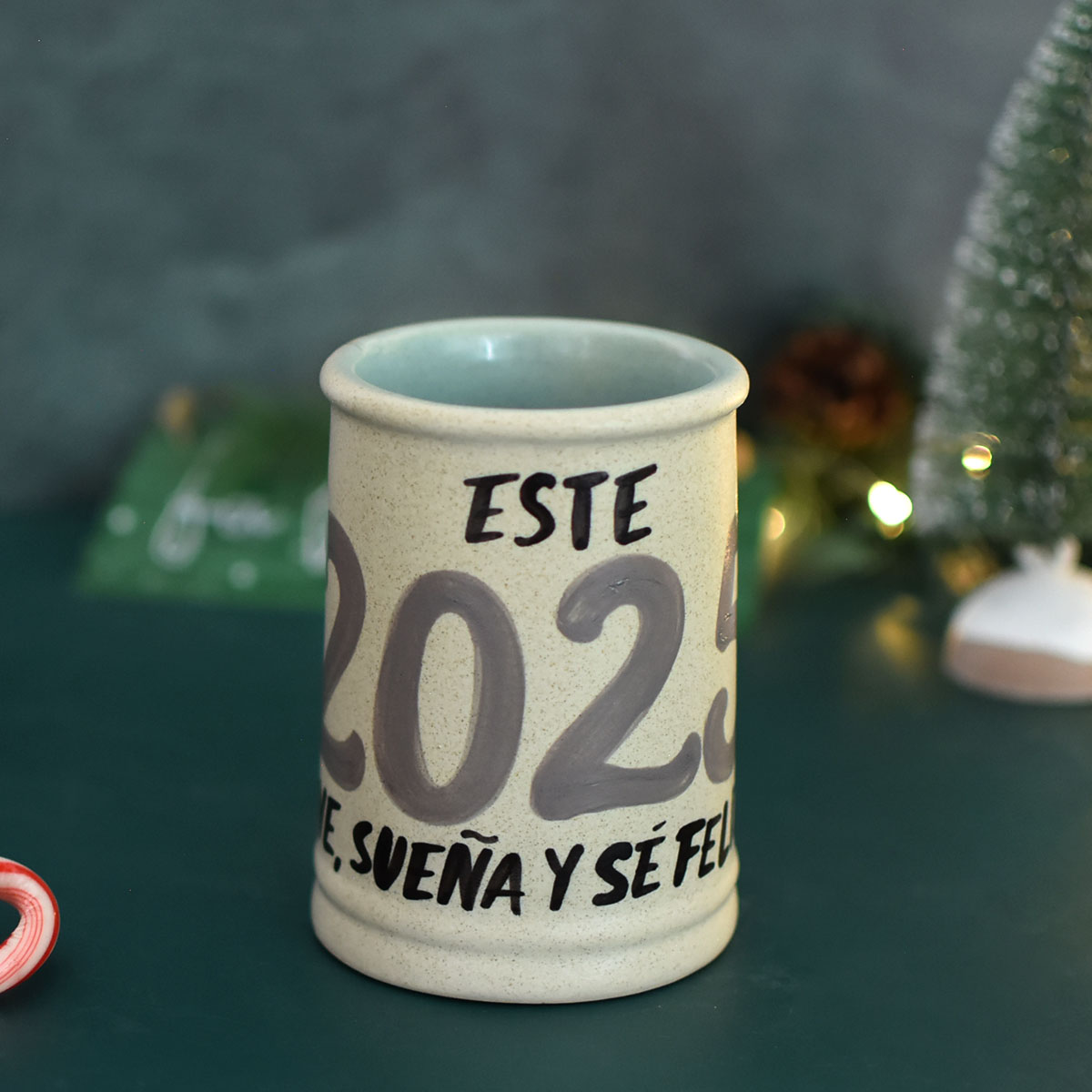 Taza Ajedrez Este 2025 vive, sueña y sé feliz 