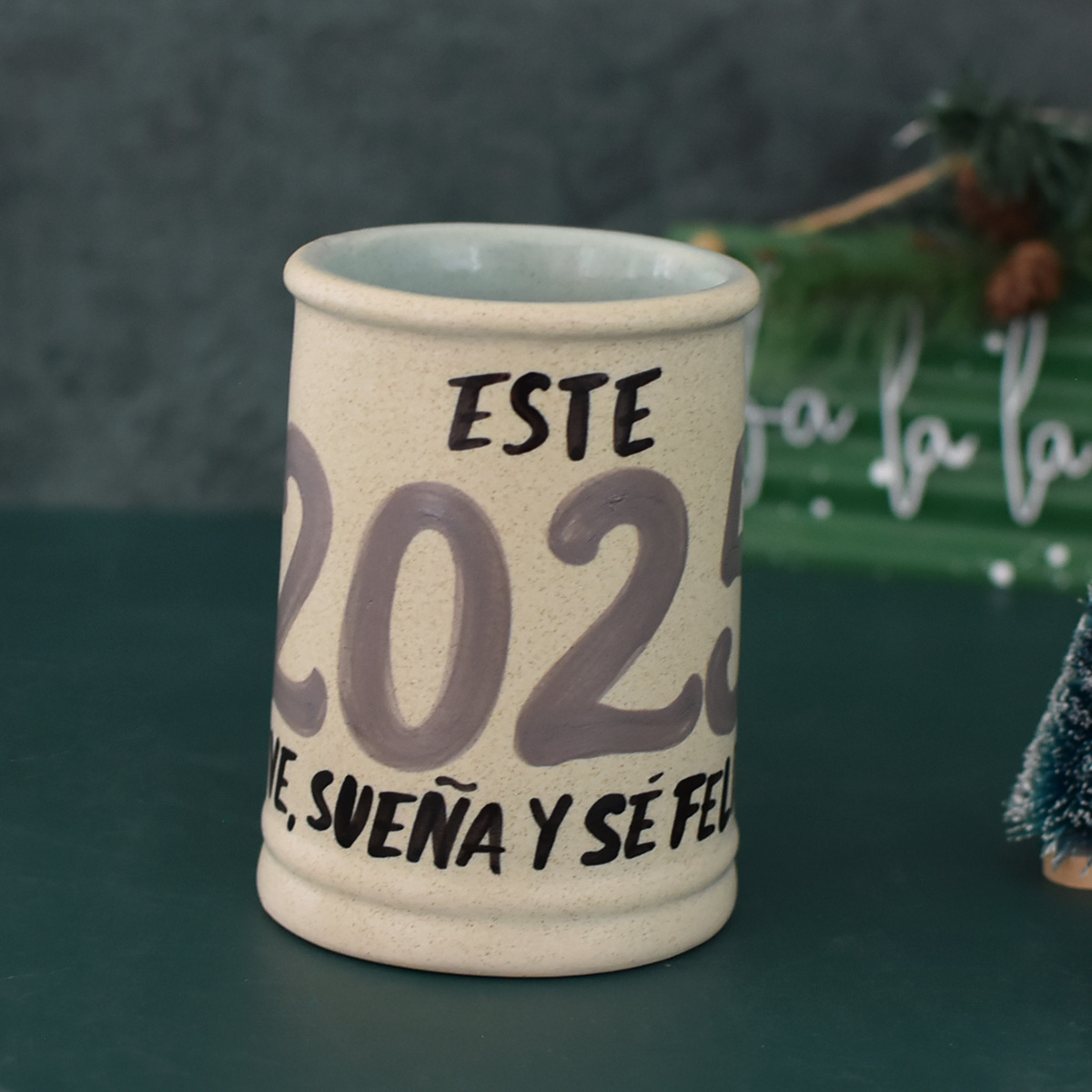 Taza Ajedrez Este 2025 vive, sueña y sé feliz 