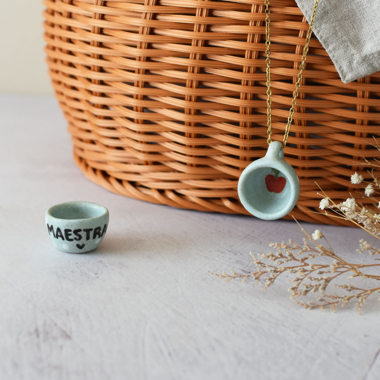 Dije tacita mini "Maestra ♡"