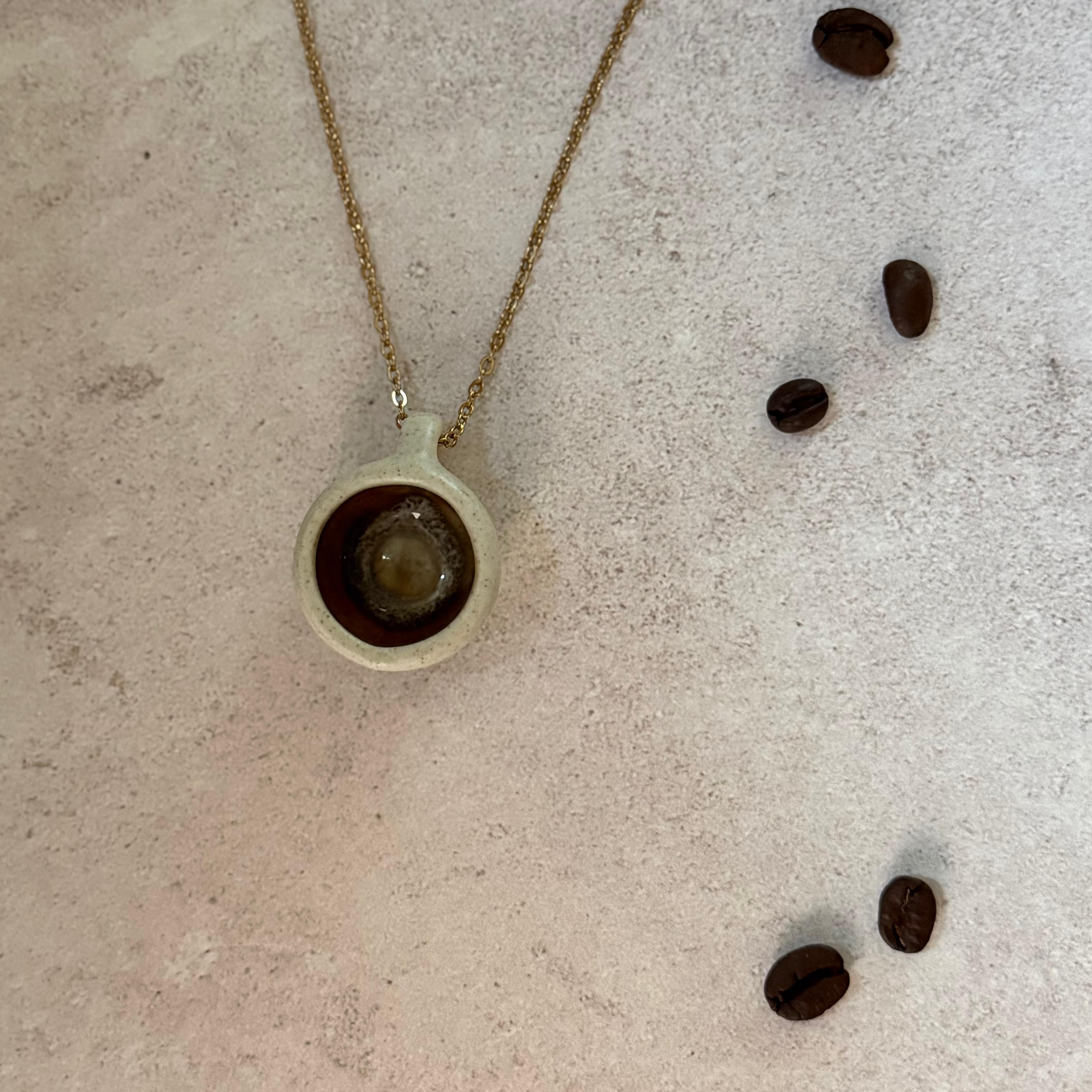 Tacita mini Dije con frase "Capuchino"