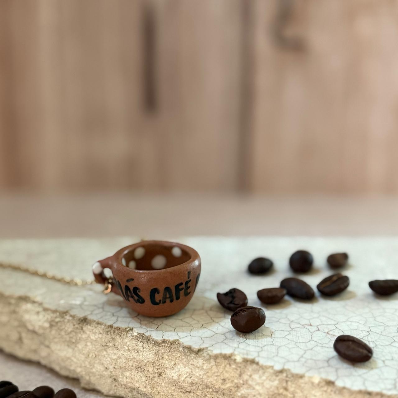 Tacita mini Dije "Más Café por favor"