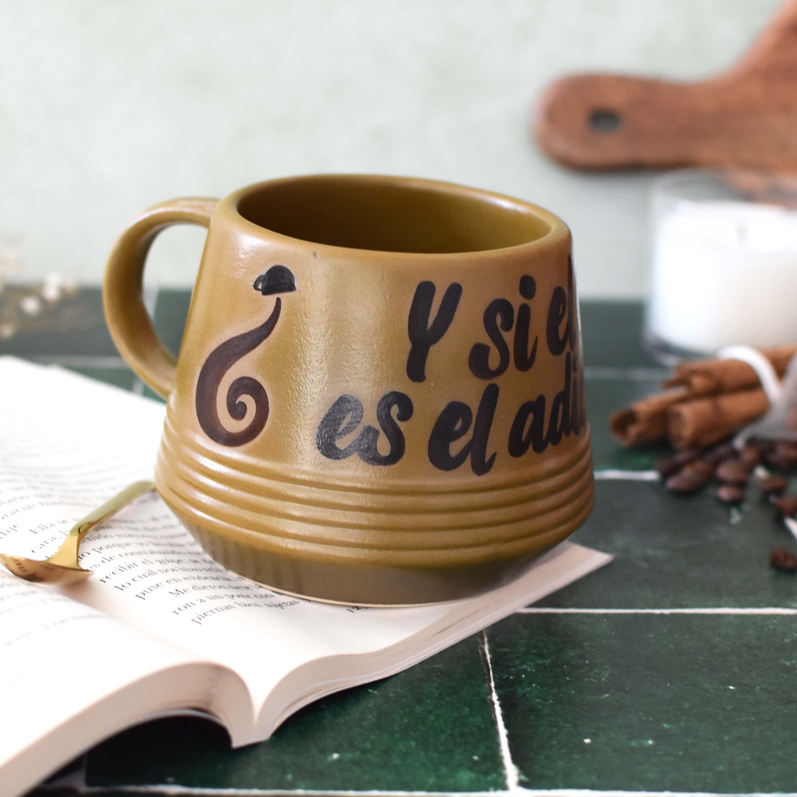 Taza Aurora "¿Y si el café es el adicto a mi?