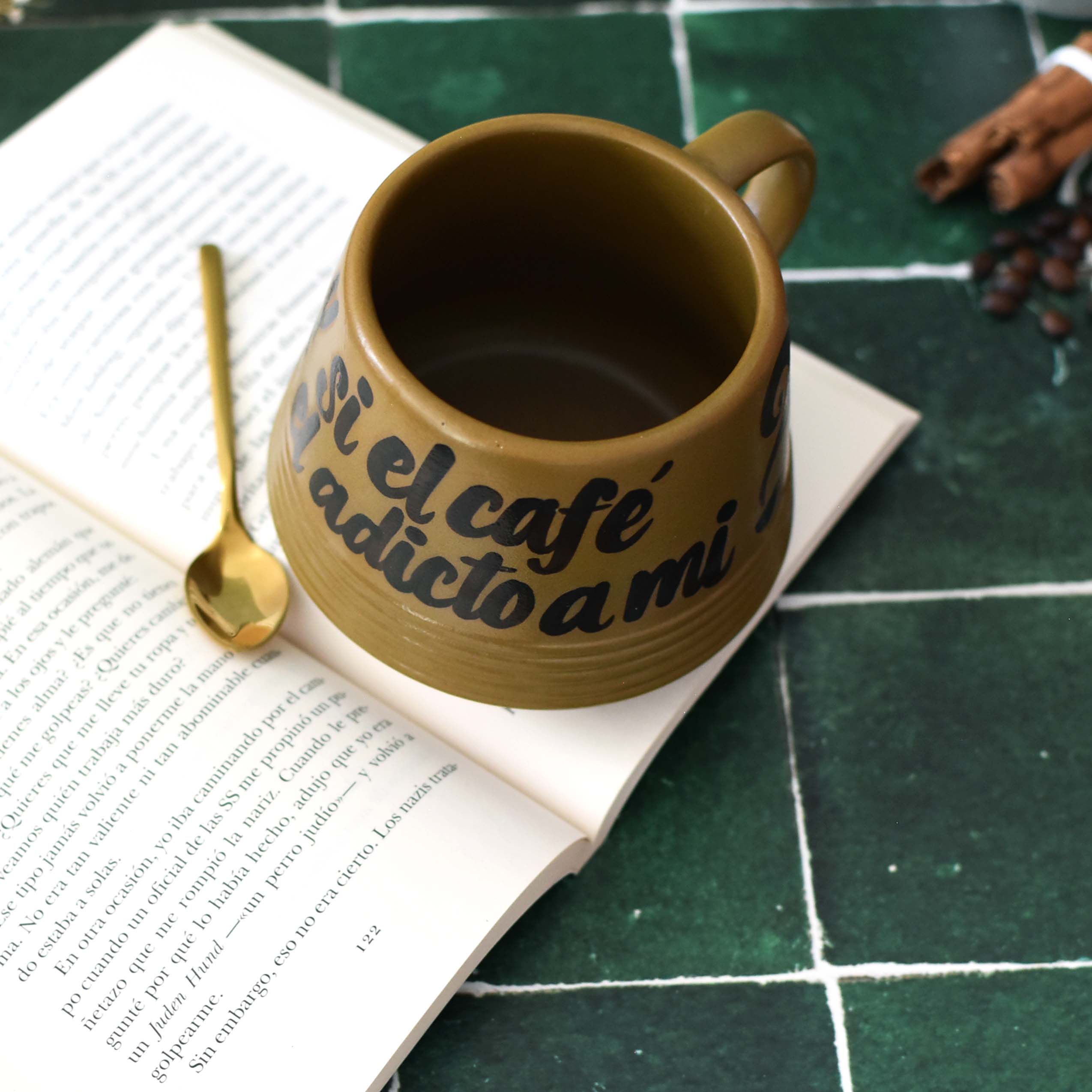Taza Aurora "¿Y si el café es el adicto a mi?