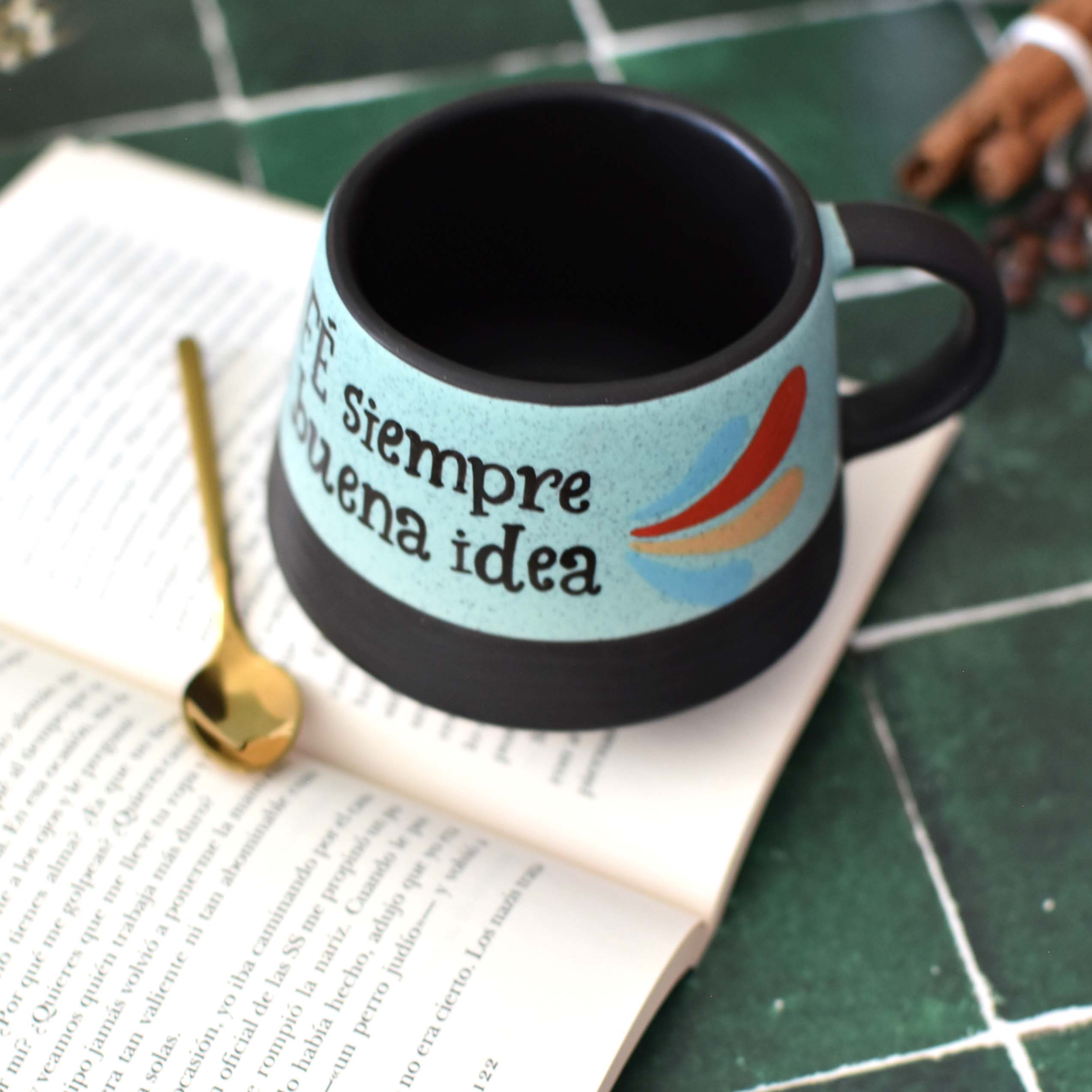 Taza Aurora "Un café siempre es una buena idea"