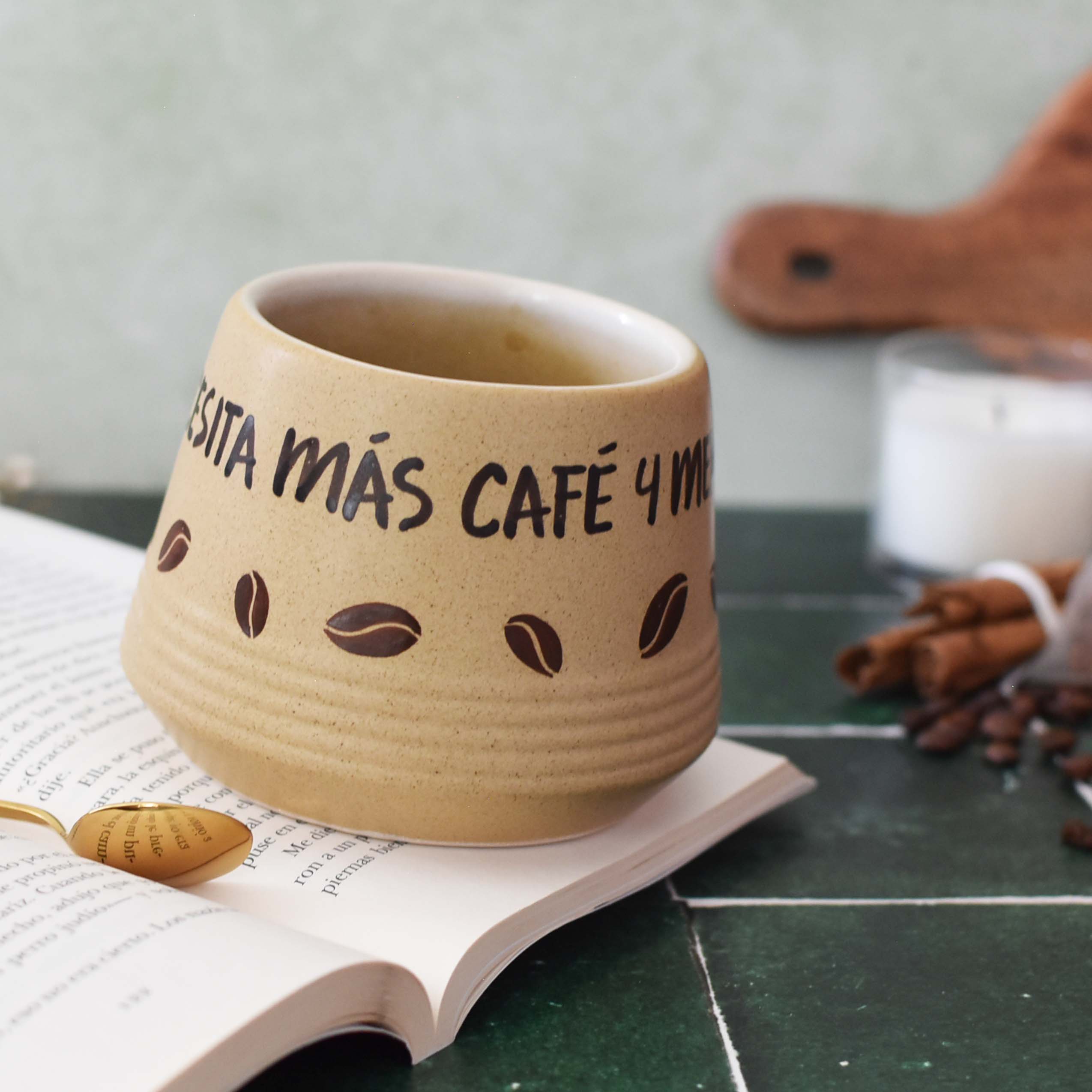 Taza Aurora "La vida necesita más café y menos estrés"