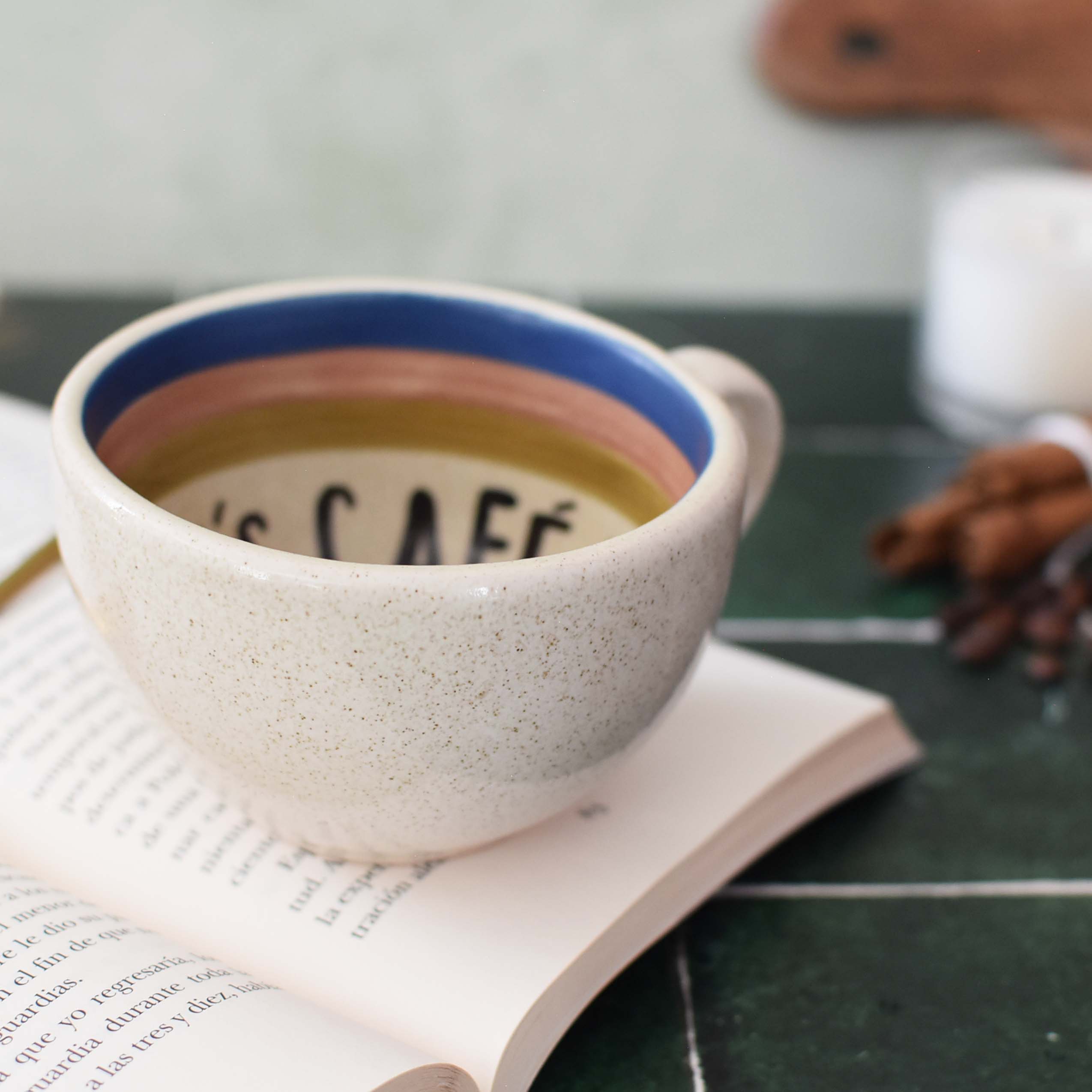 Taza Latte "Más café por favor"