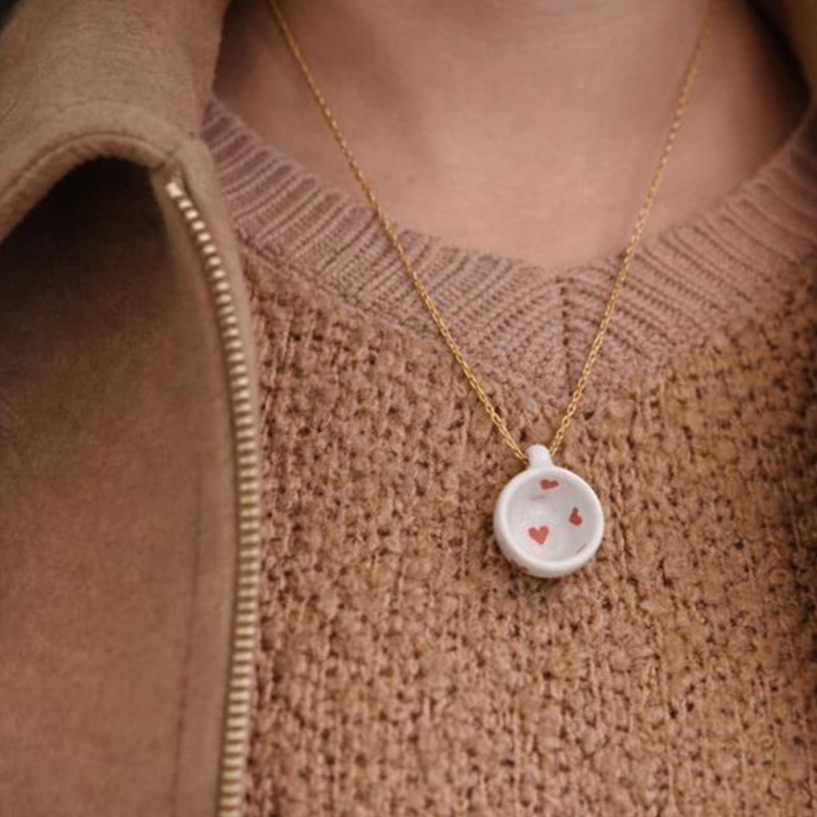 Dije Tacita mini "Corazones rojos" 