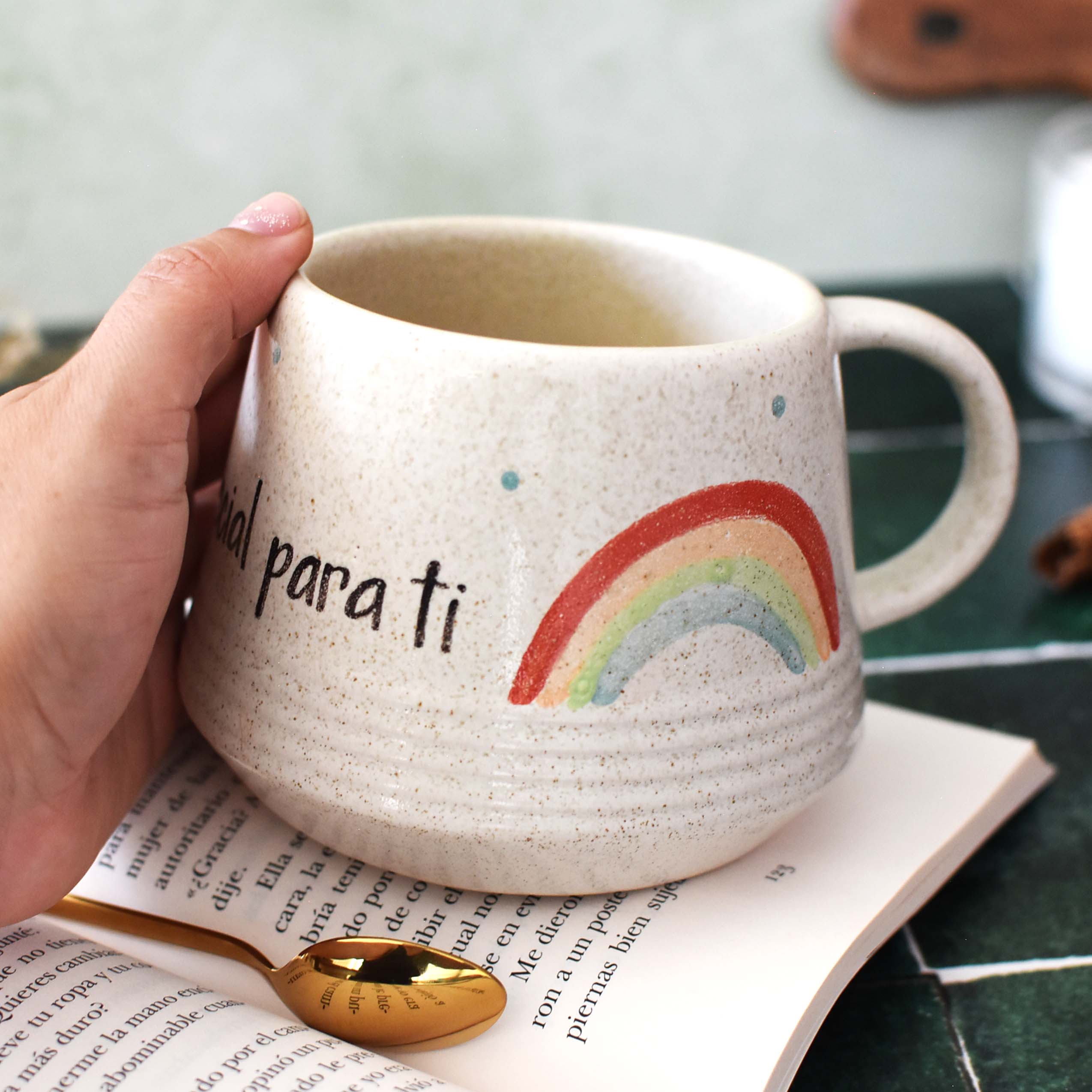 Taza Aurora "Aquí adentro hay algo especial para ti"