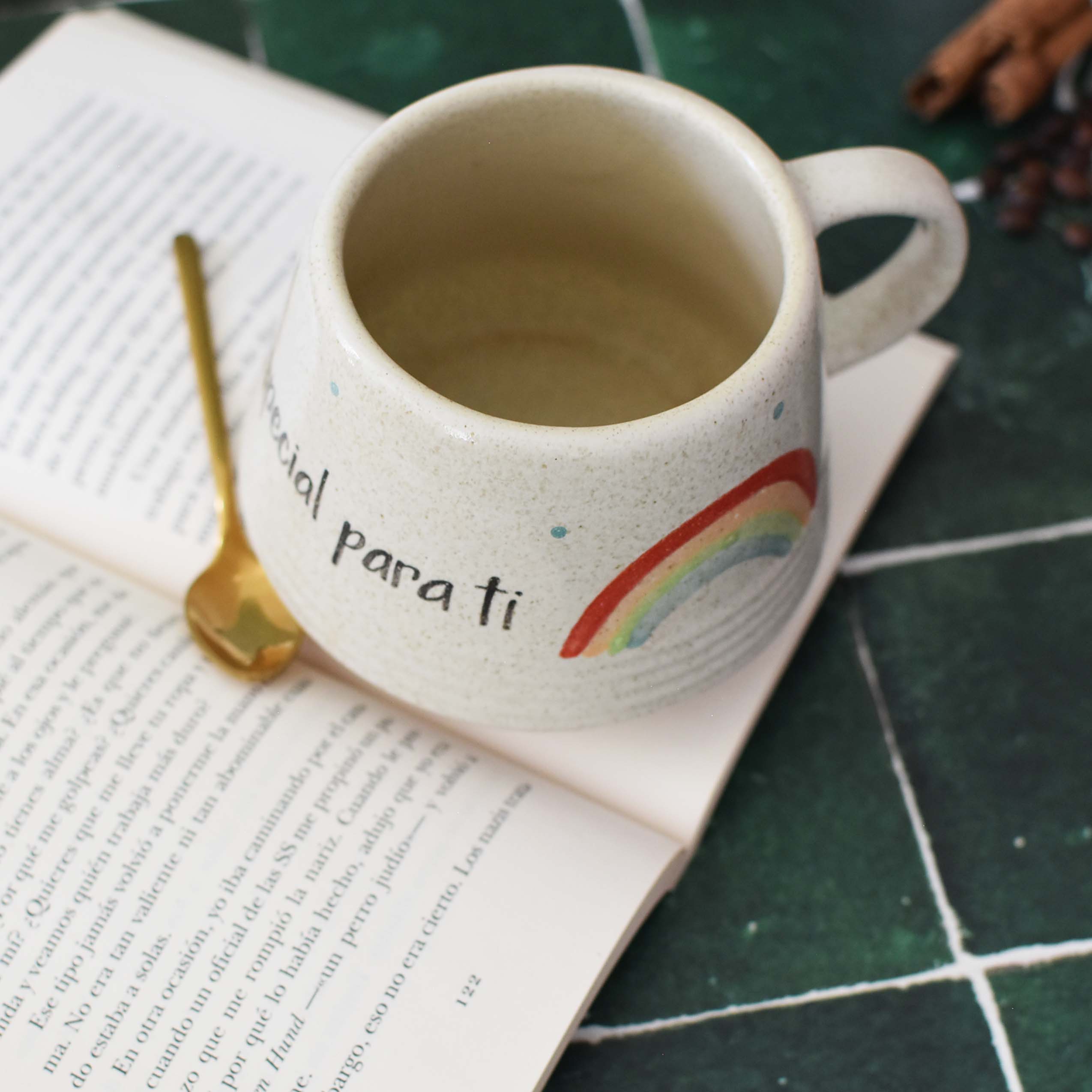 Taza Aurora "Aquí adentro hay algo especial para ti"