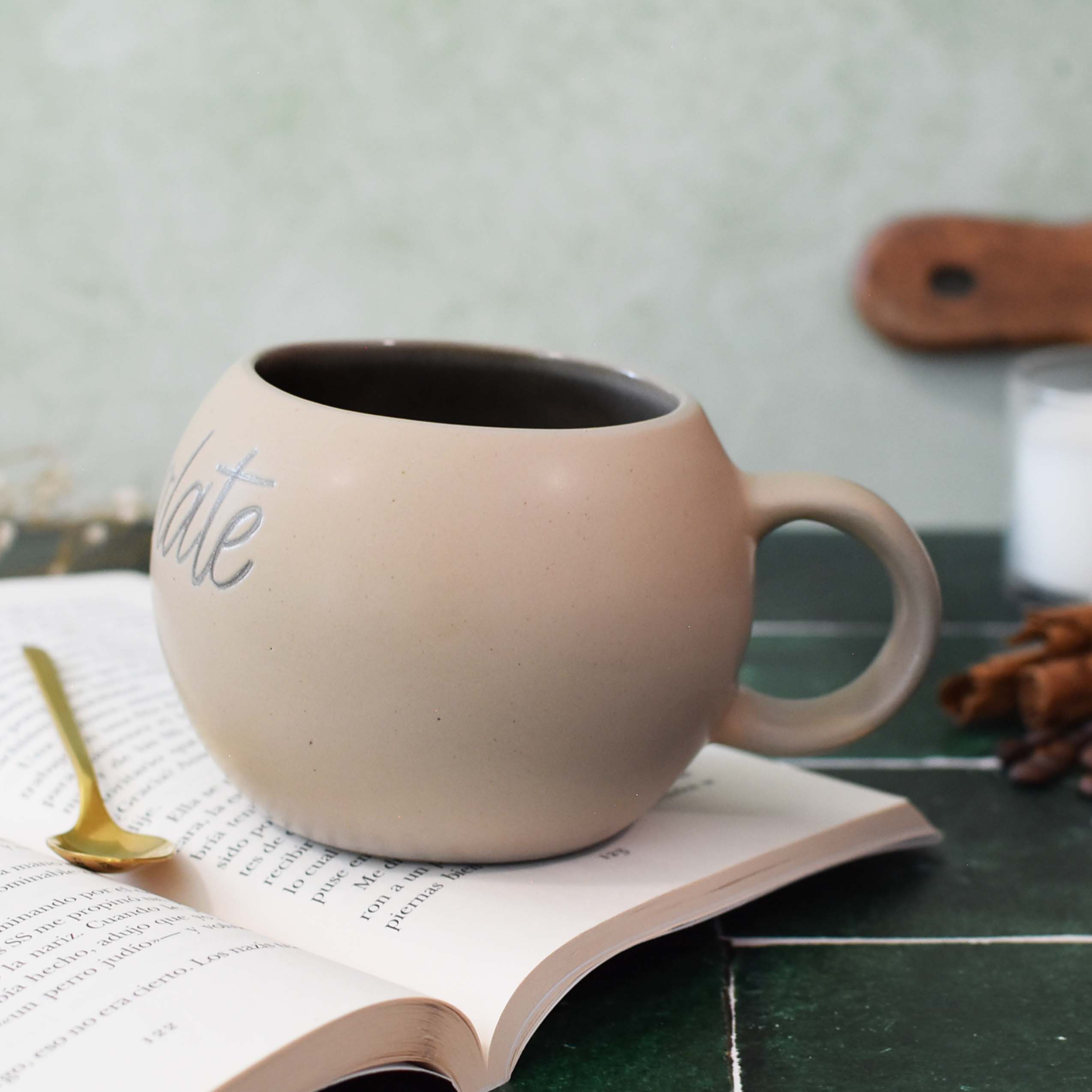 Taza Luna Beige "Chocolate"