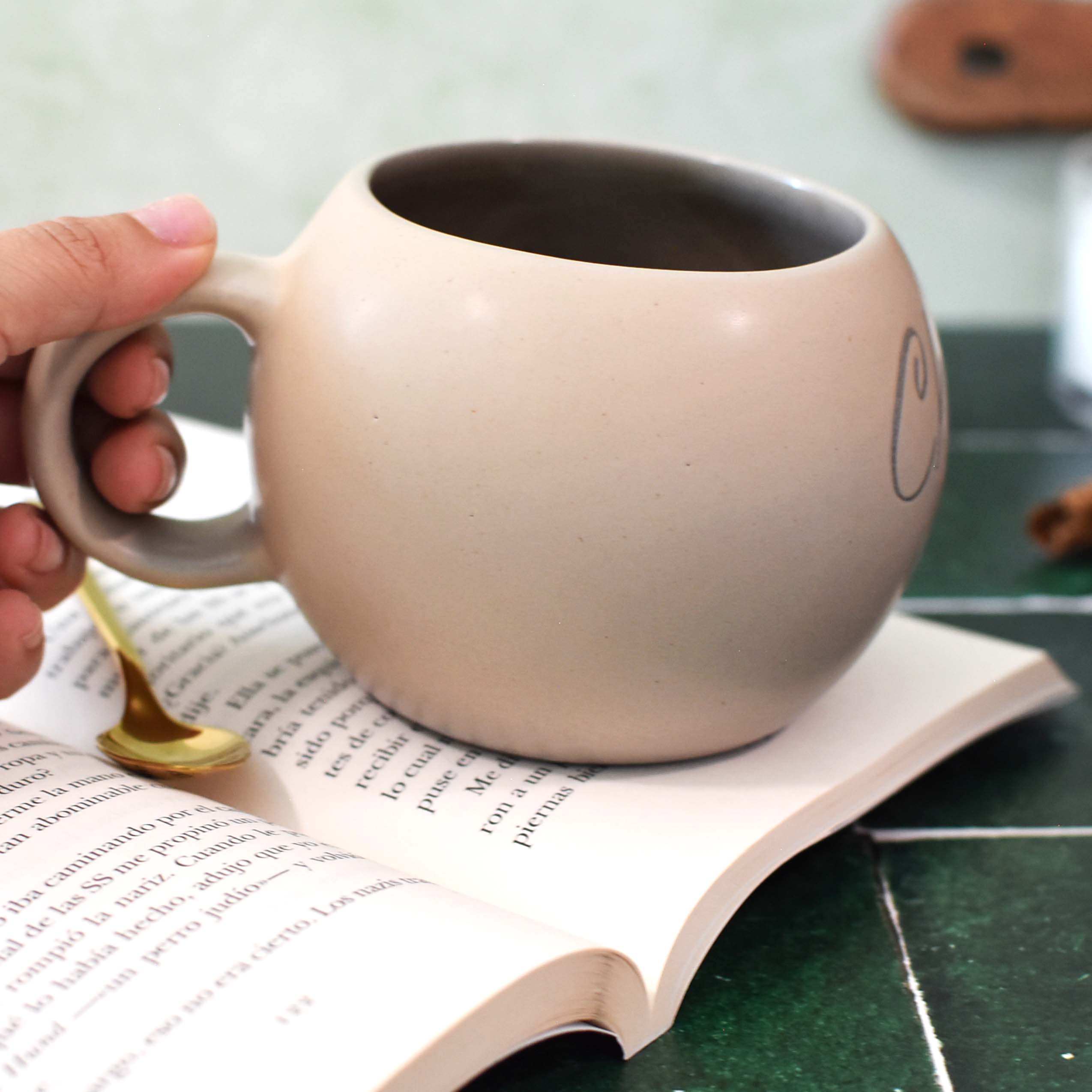 Taza Luna Beige "Chocolate"