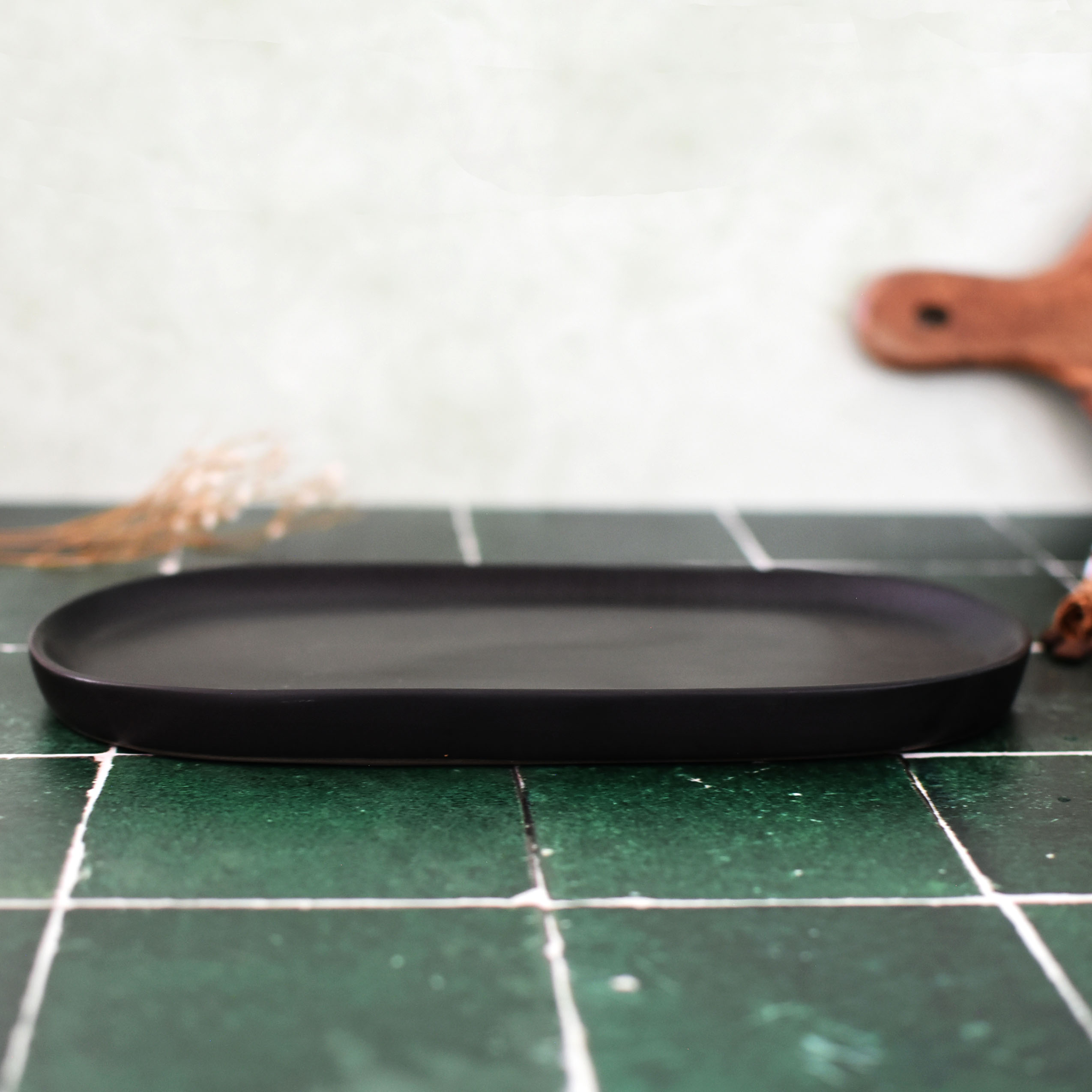 Plato ovalado Negro M