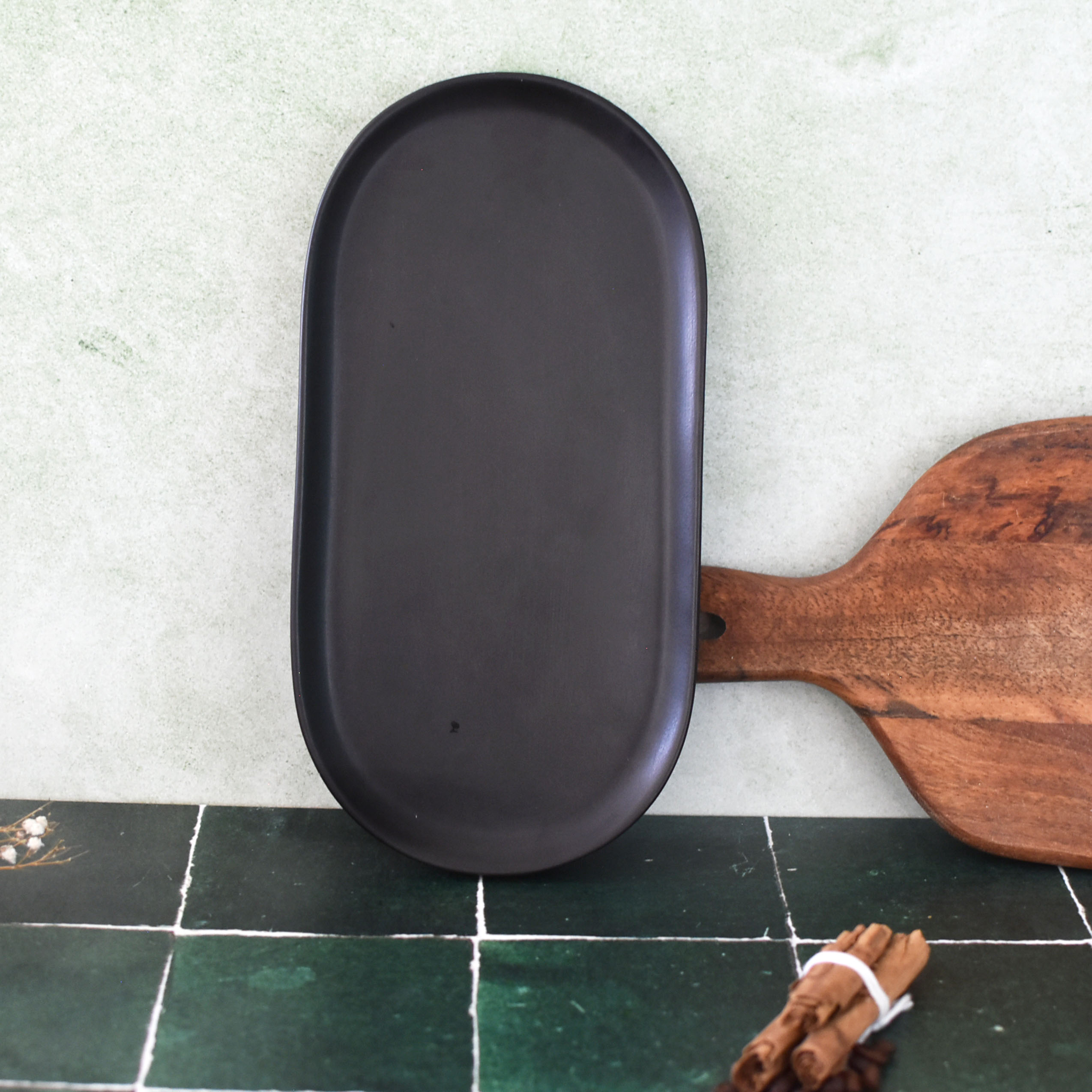 Plato ovalado Negro M