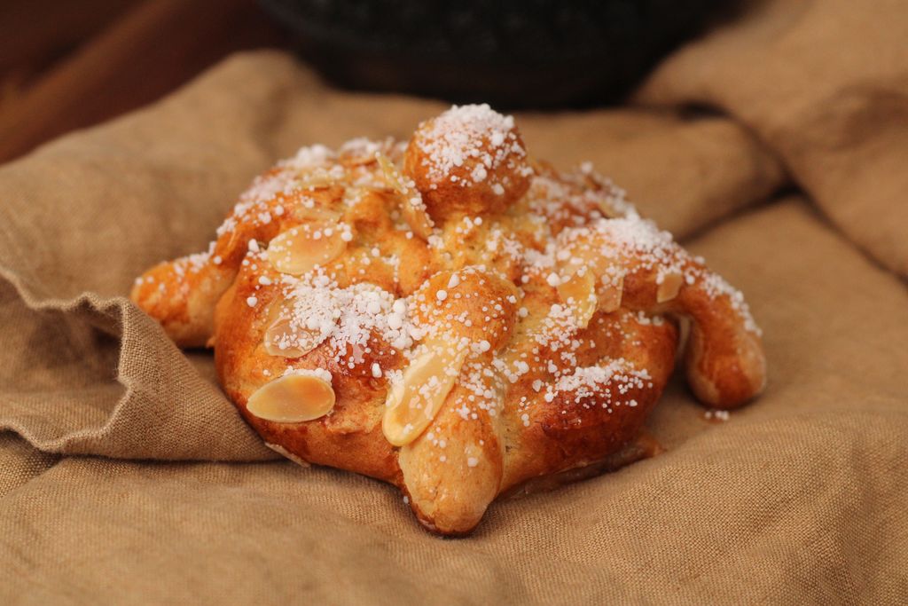 Pan de Muerto Tradicional KT